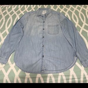 Women American Eagle jean top very soft material size L new w/out tag never worn